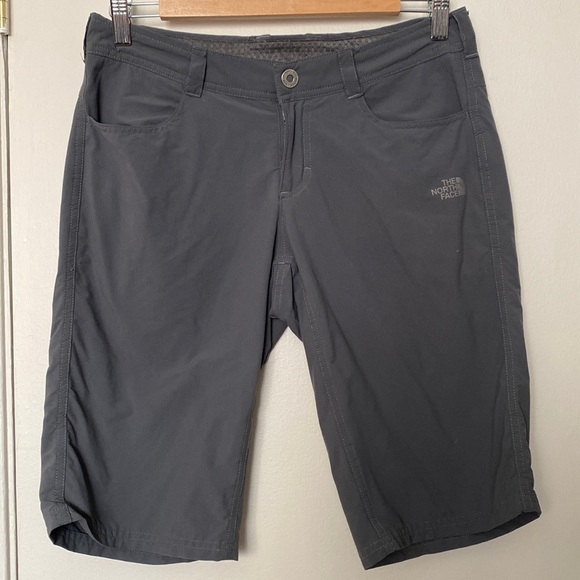 North Face shorts - Picture 1 of 2